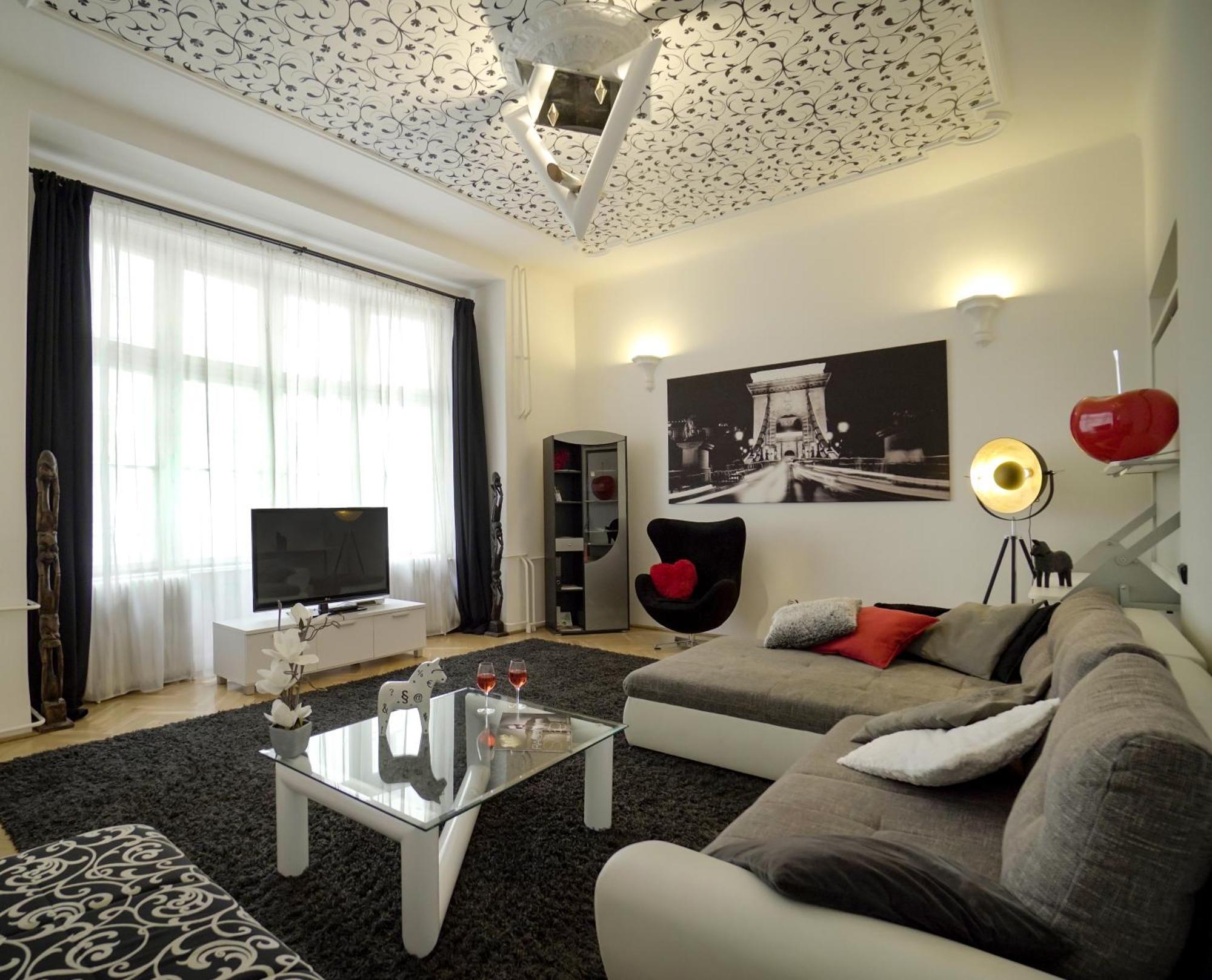 Phoenix Apartment, Budapest